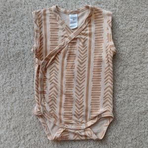 Kate Quinn Cute Beige Chevron Print Kimono Style Onesie 0-3 Months